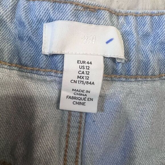 H&M casual light wash blue shorts 12 - Picture 3 of 5